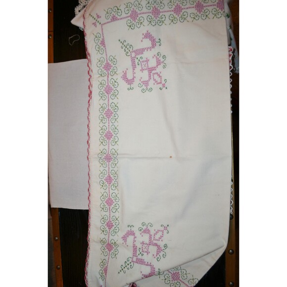 Vintage Doily Pink Cottage Rose Crochet Shabby Chic Collection........Six Pieces - Picture 6 of 7